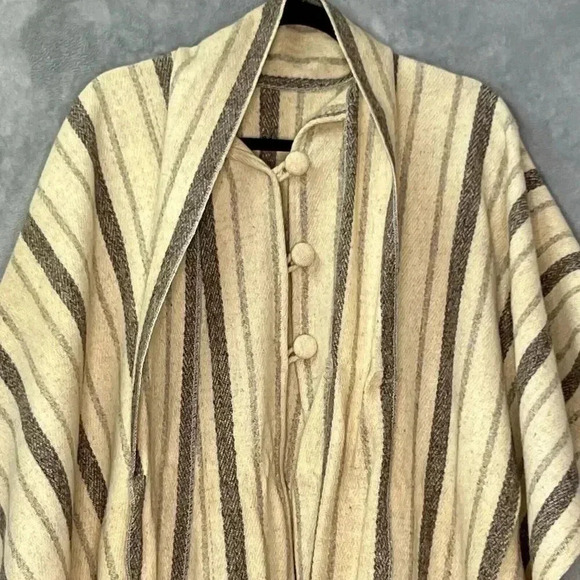 Wool Sherpa 1970's Poncho with Scarf Unisex OS Ivory Gray Stripes and Fringe - Picture 3 of 15